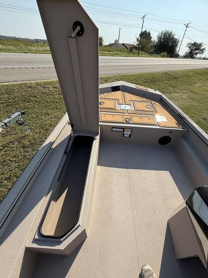 2026 Avid Boats 18 Rogue SC