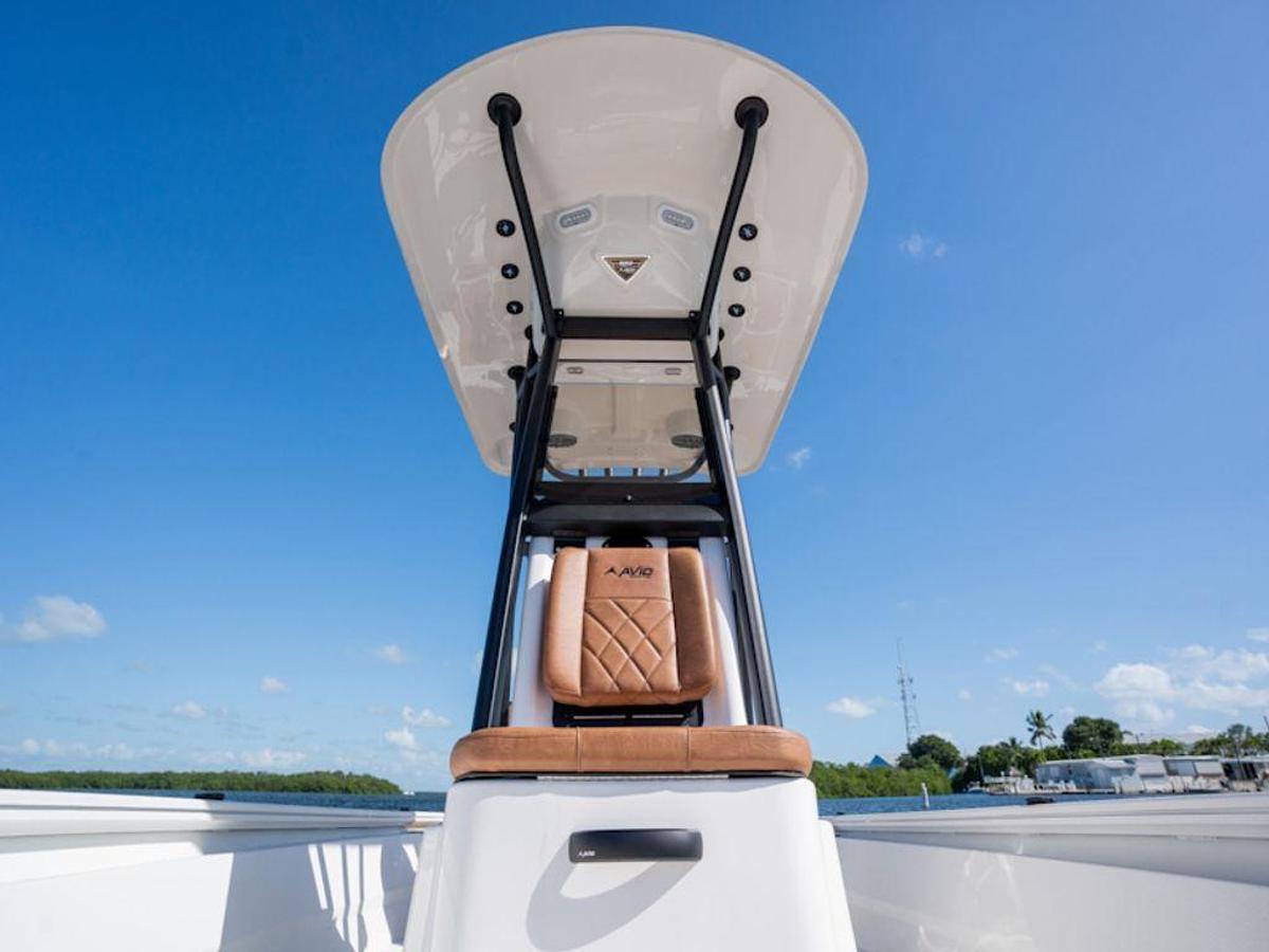 2025 Avid Boats 23 Mag Base