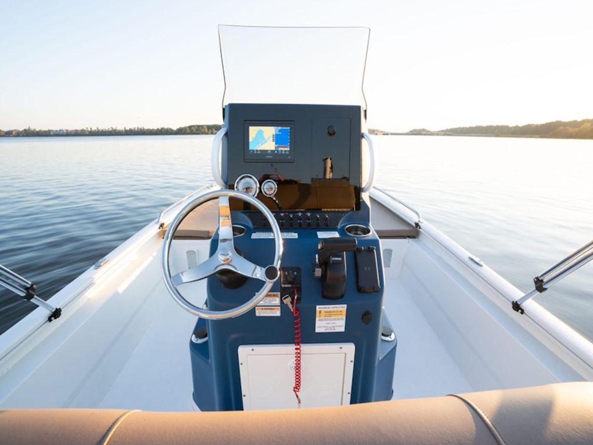 2025 Avid Boats 21 Fusion Base