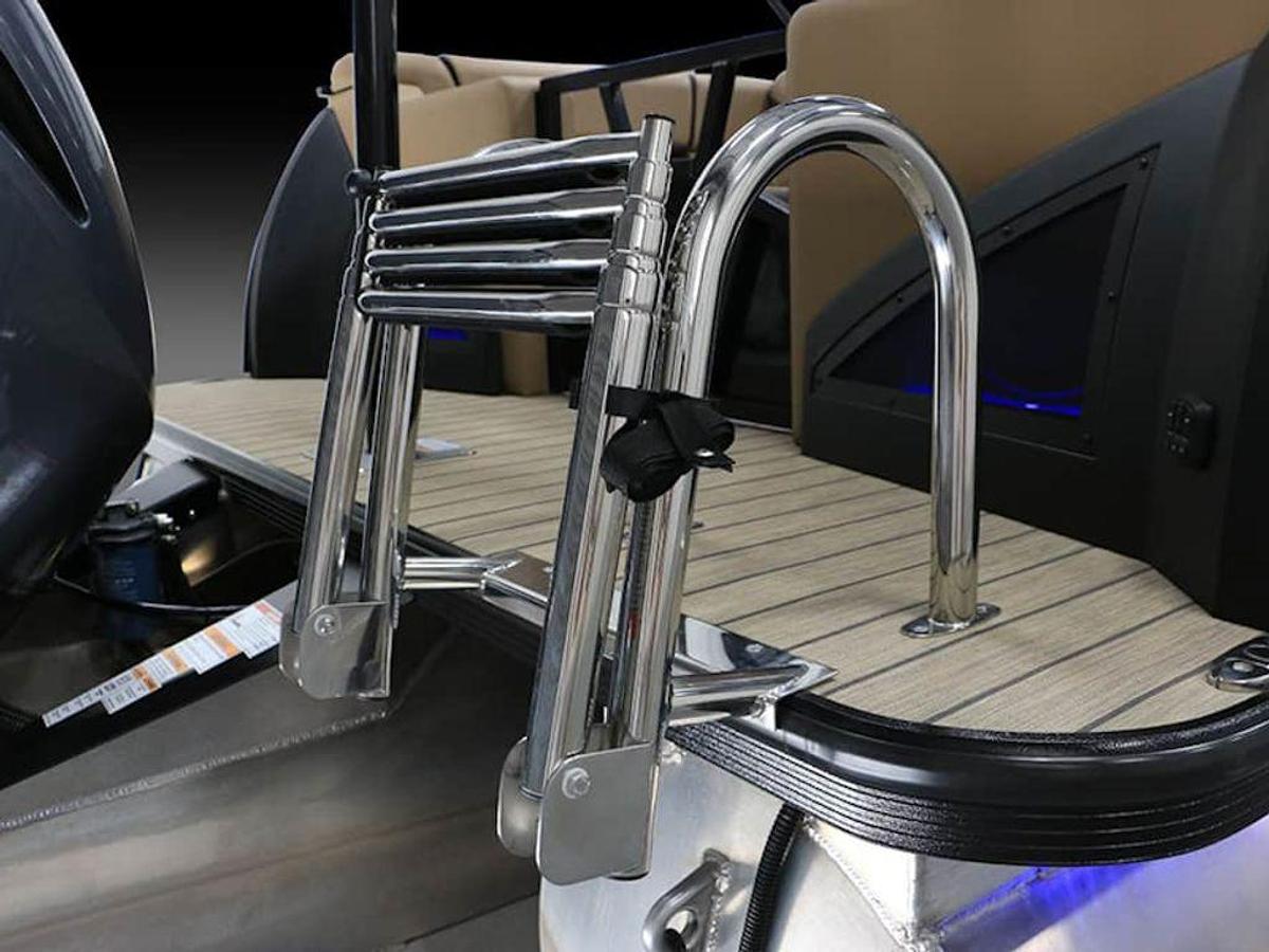 2025 Veranda VX22RC Premium Luxury Tri-Toon