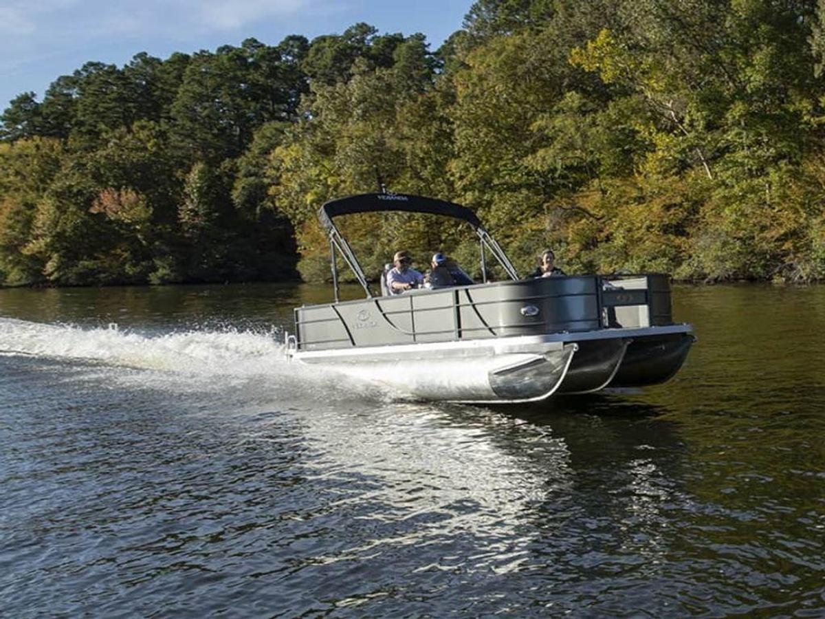 2025 Veranda VF20F4 Deluxe Tri-toon