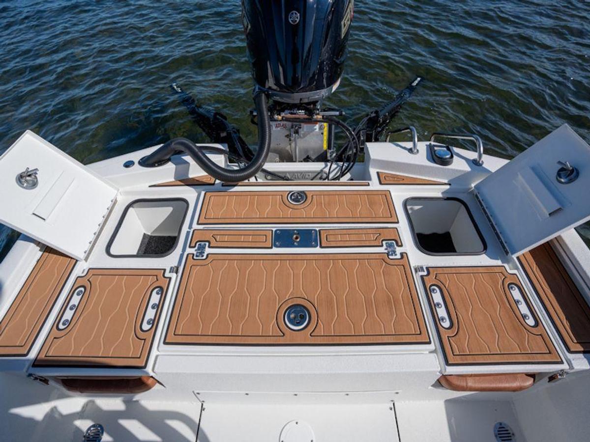 2025 Avid Boats 23 Mag Base