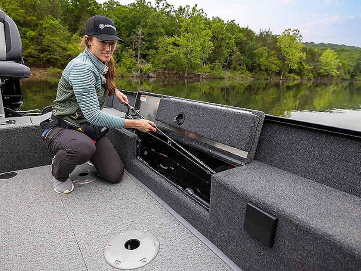 2026 Lowe Boats FM 1675 SC Base