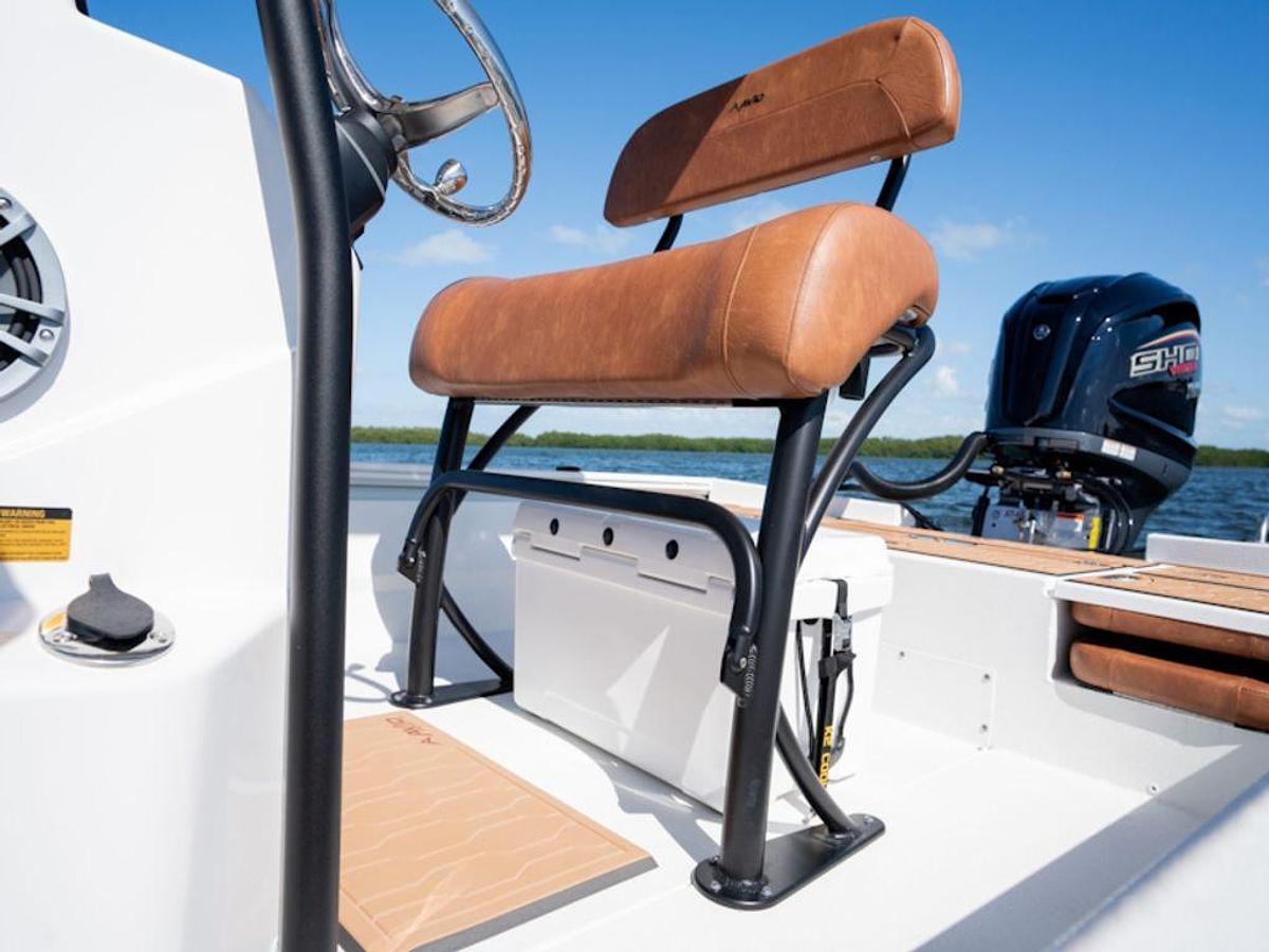 2025 Avid Boats 23 Mag Base