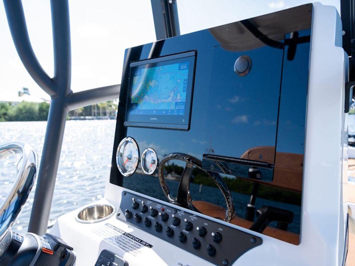 2025 Avid Boats 23 Mag Base