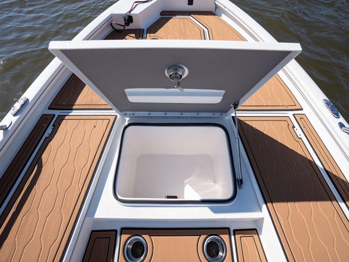 2025 Avid Boats 23 Fusion Base