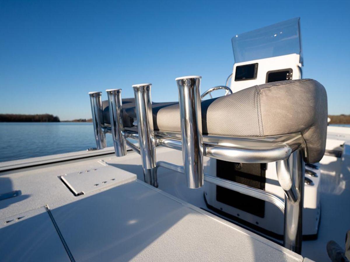 2025 Avid Boats 22 Recon Base