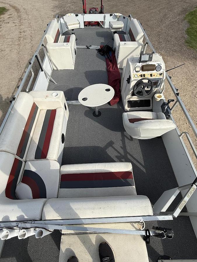 Used 1999 JC TRIDENT 247