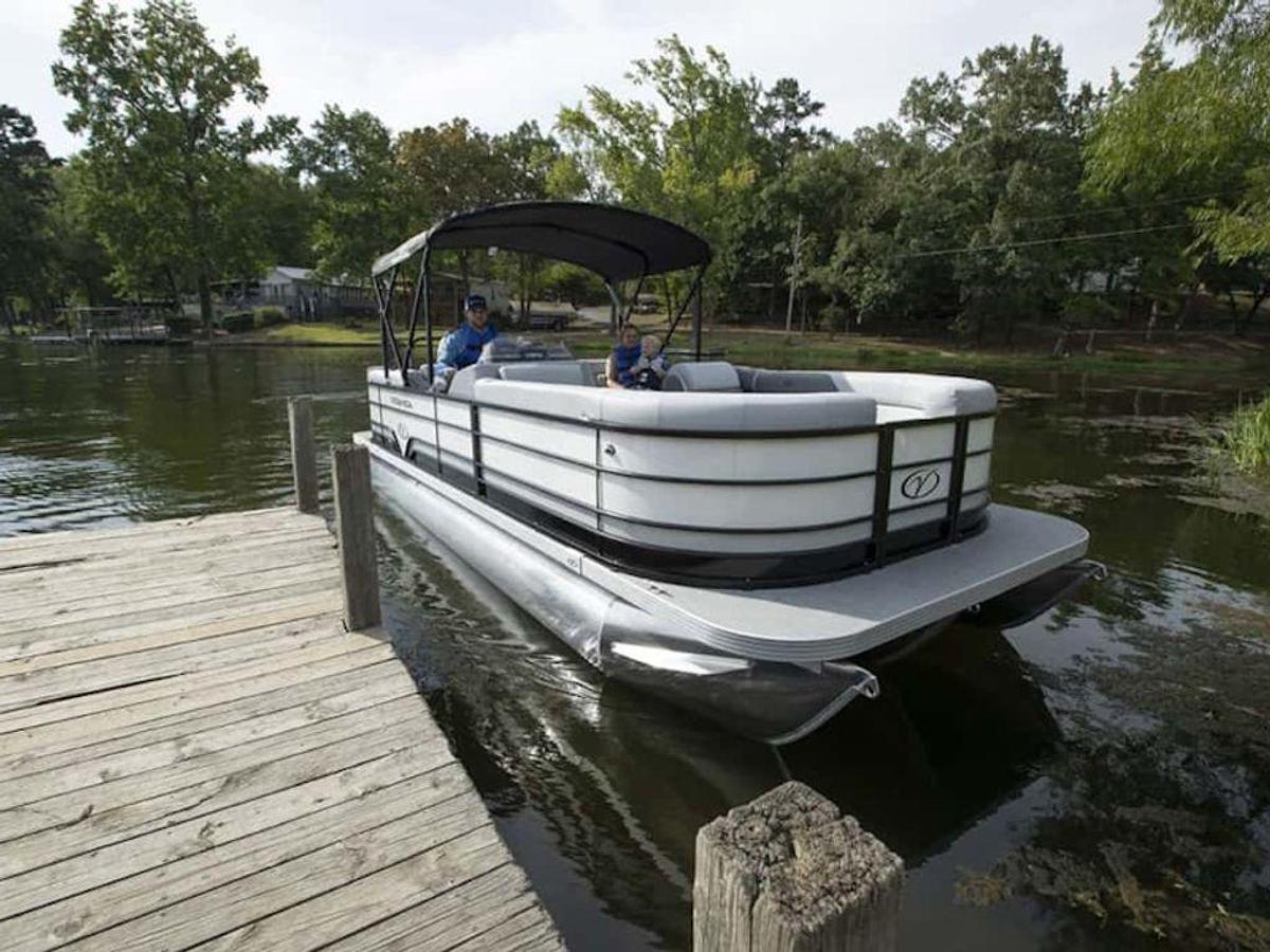 2025 Veranda VS22RC Tri-Toon