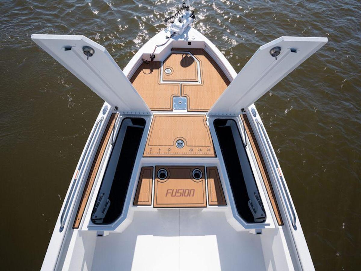 2025 Avid Boats 23 Fusion Base