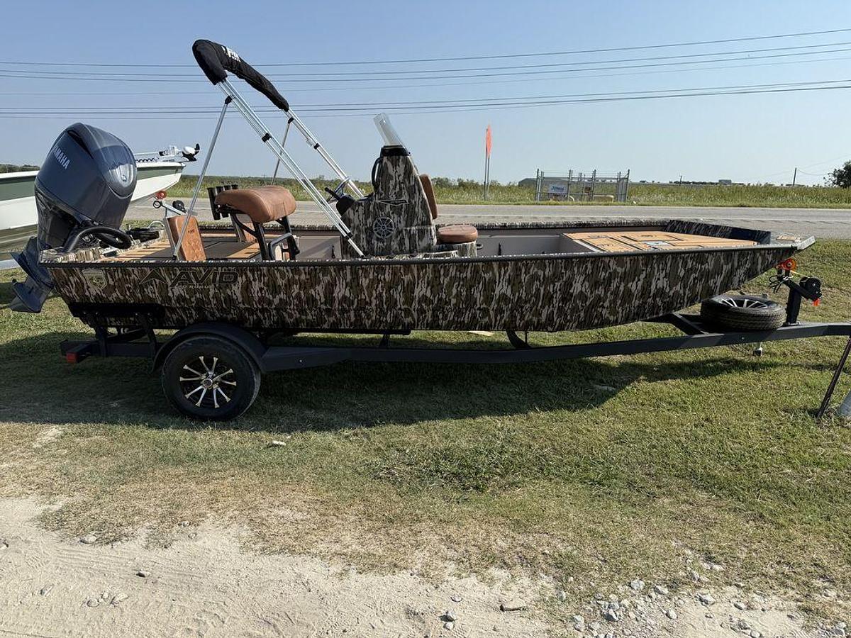 2026 Avid Boats 20 Rogue CC