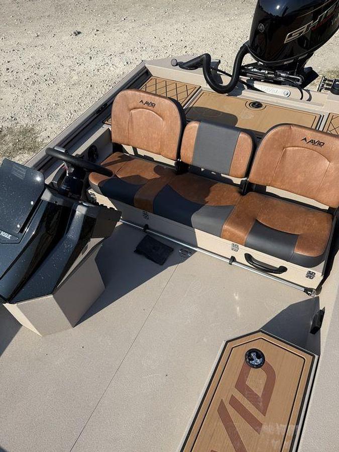 2026 Avid Boats 18 Rogue SC