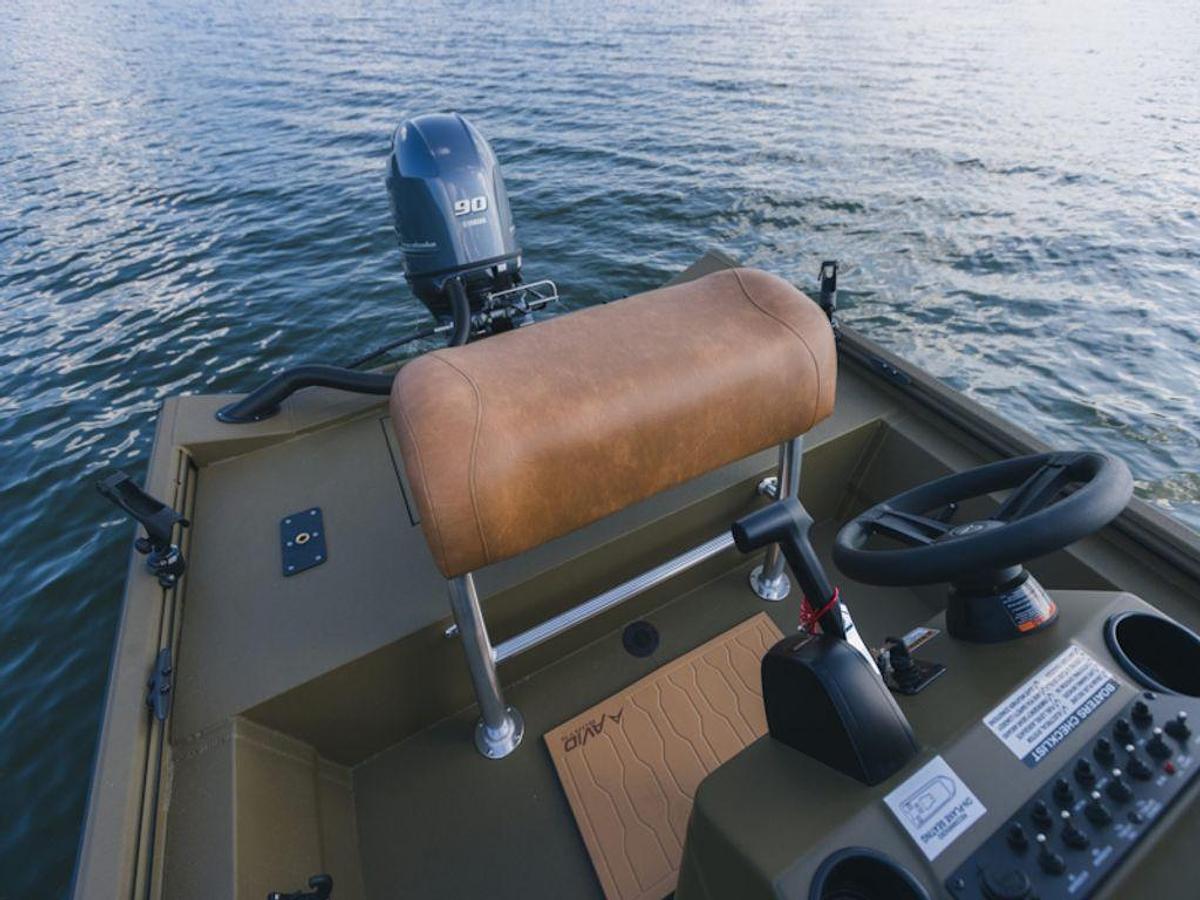 2025 Avid Boats 18 Rogue CC Base