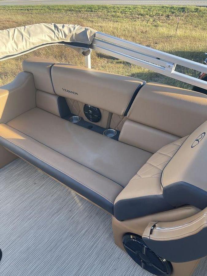2025 Veranda VX25RC Luxury Tri-Toon