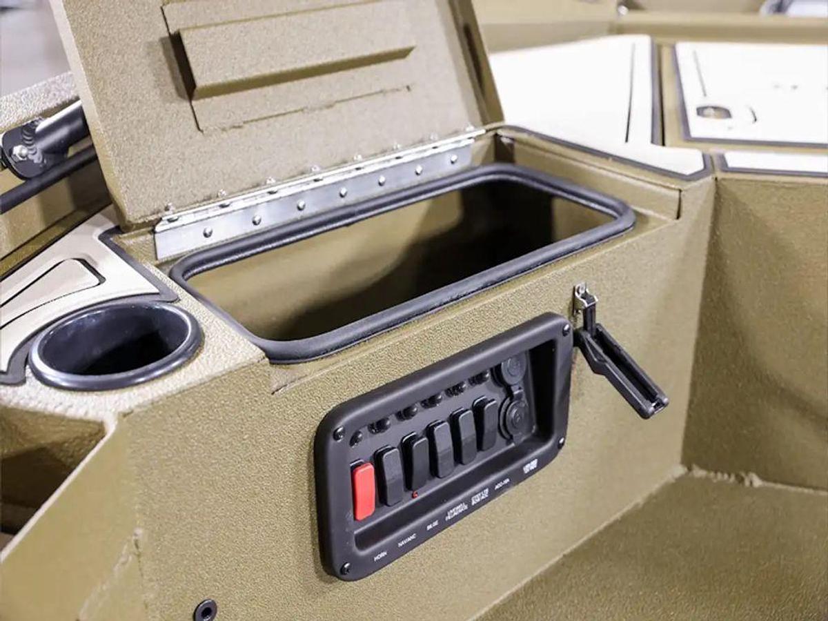 2025 Avid Boats 16 Commander Base