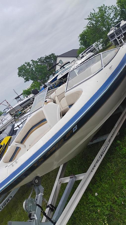 Used 2000 LARSON 226LXI SPTU