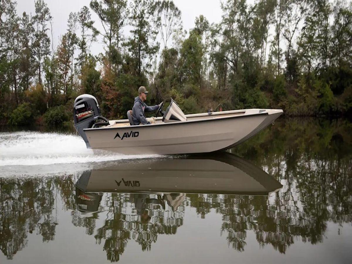 2025 Avid Boats 18 Rogue SC Base