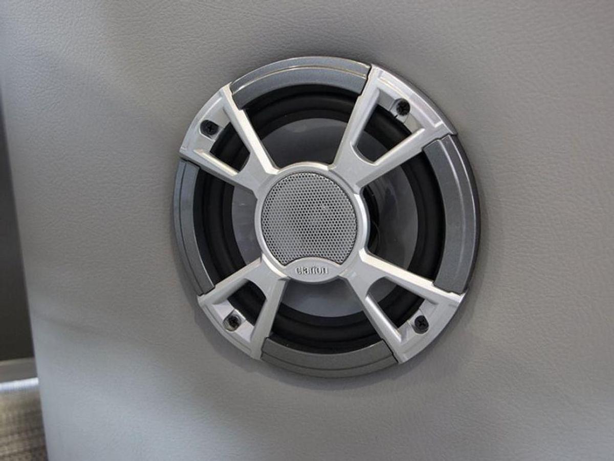 2025 Veranda VF22F4 Luxury Tri-Toon