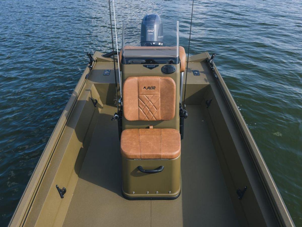 2025 Avid Boats 18 Rogue CC Base