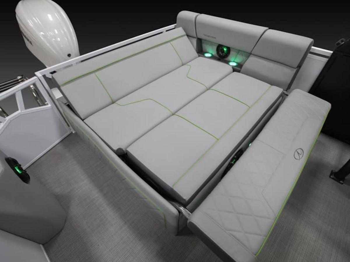 2025 Veranda VX25VL Luxury Tri-Toon