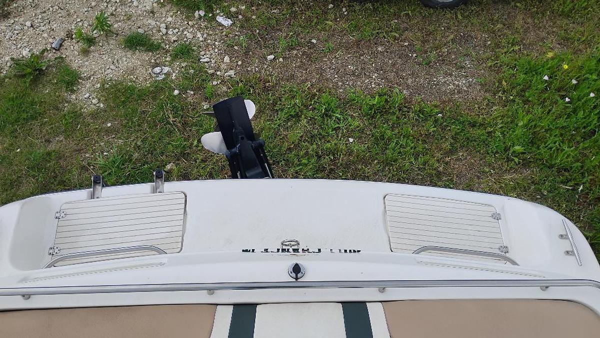 Used 1999 Chaparral 2330 Sport