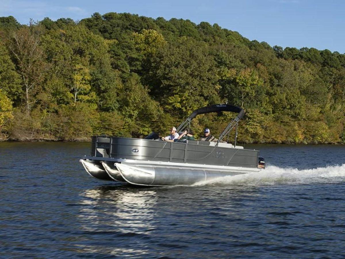 2025 Veranda VF20F4 Deluxe Tri-toon