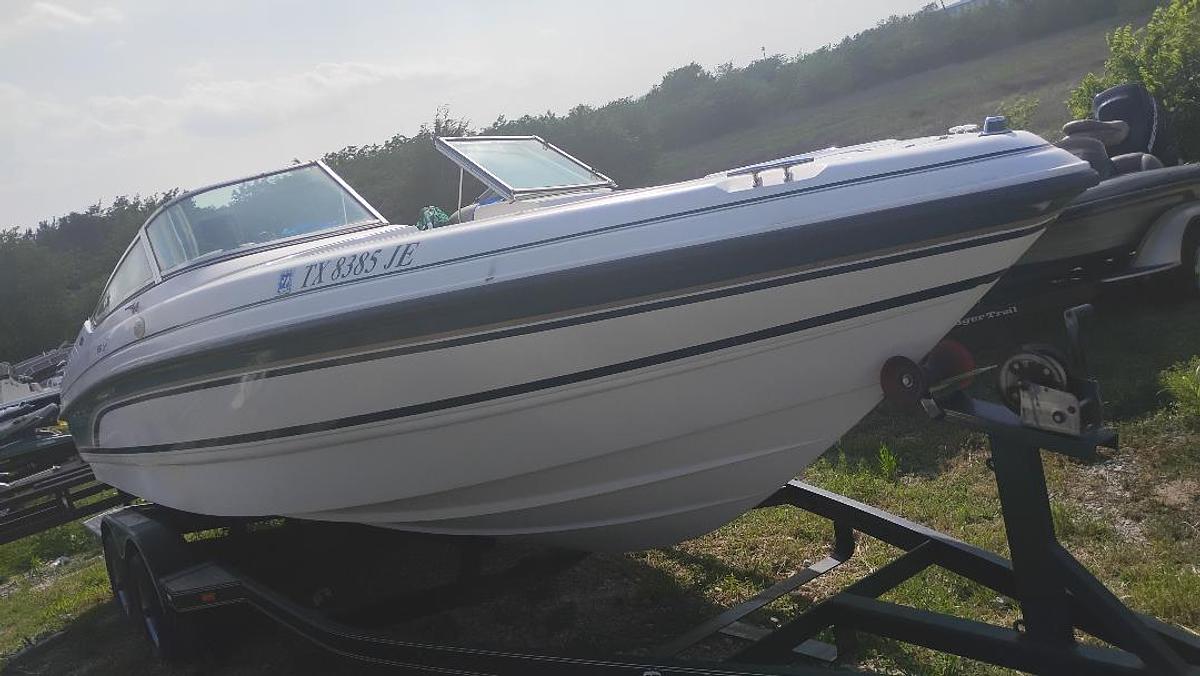 Used 1999 Chaparral 2330 Sport