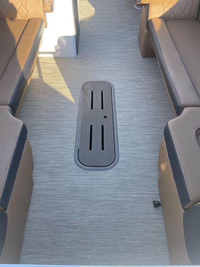 2025 Veranda VX25RC Luxury Tri-Toon