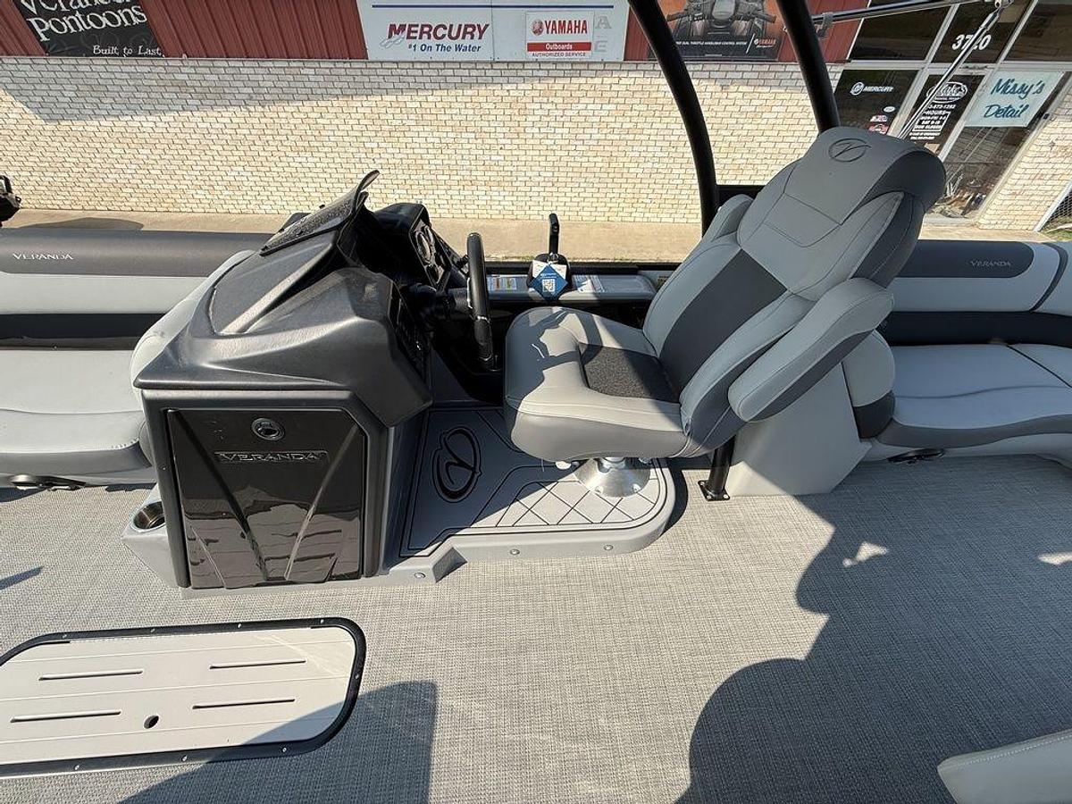 2026 Veranda VR22RC Tri-Toon