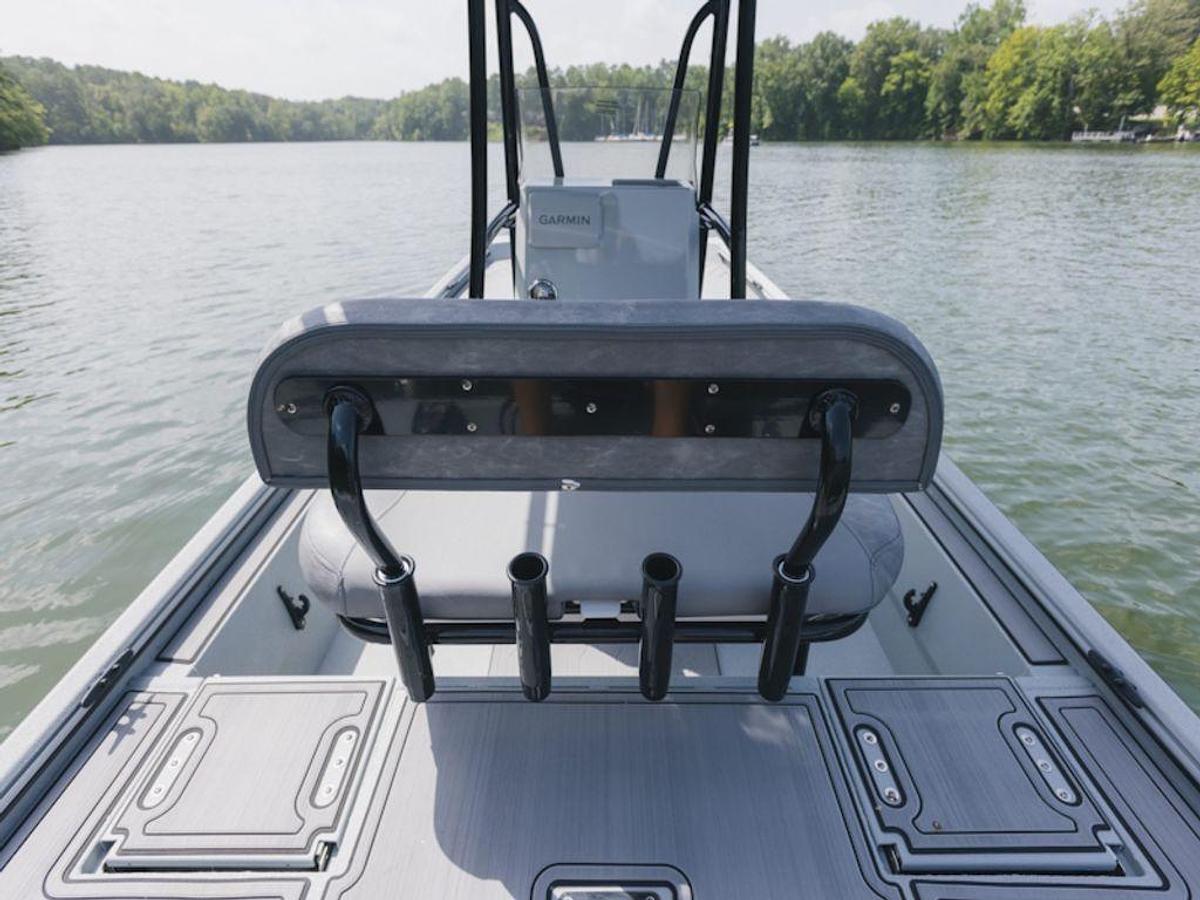 2025 Avid Boats 20 Rogue CC Base