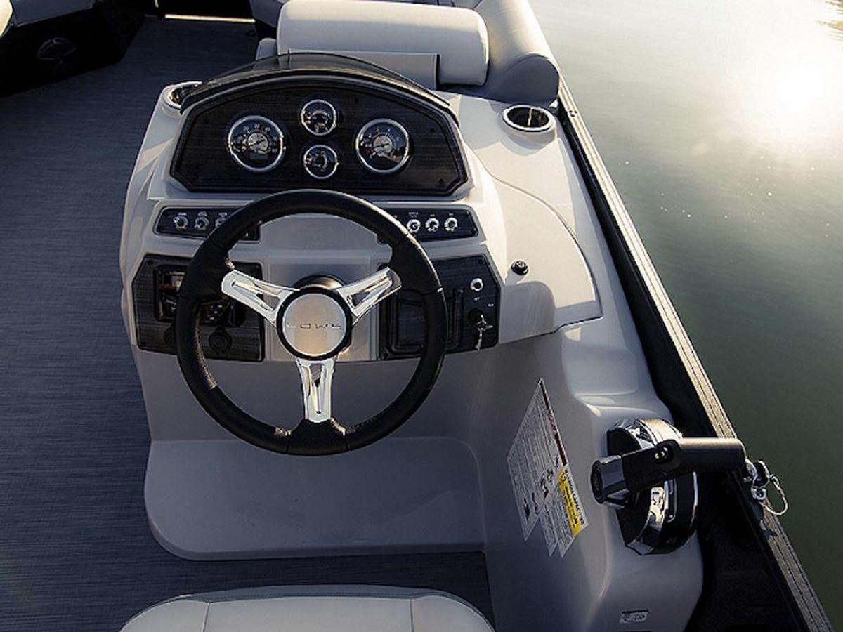 2026 Lowe Boats SS 230 WT Base