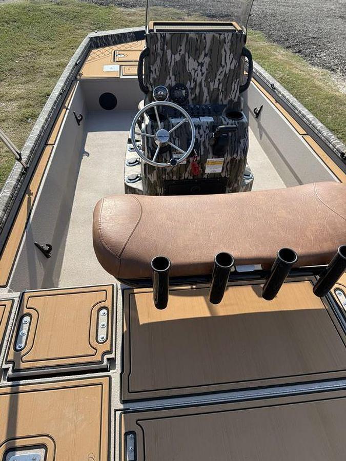 2026 Avid Boats 20 Rogue CC