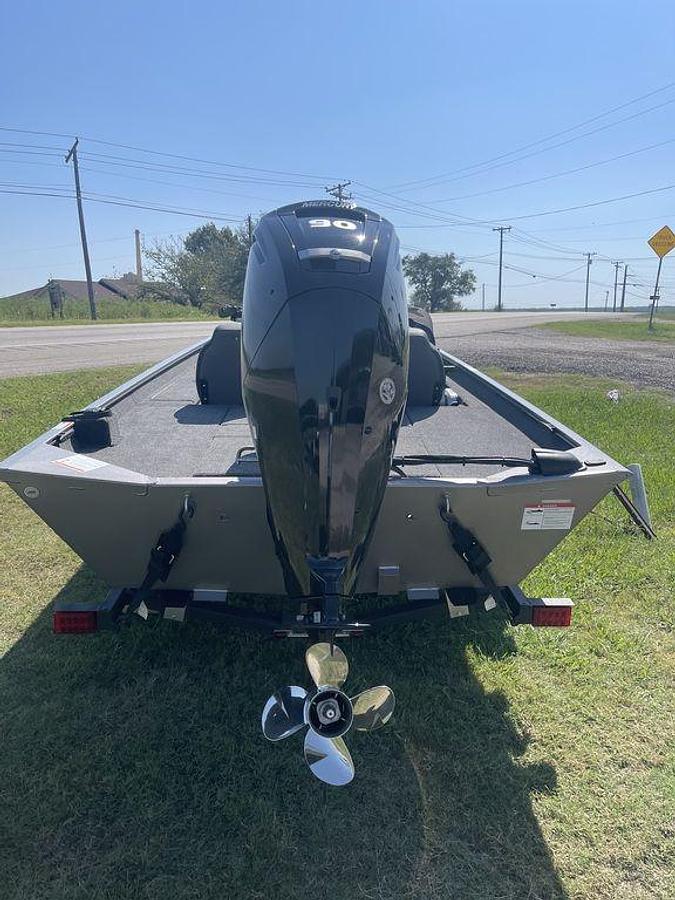 2026 Lowe Boats Legacy