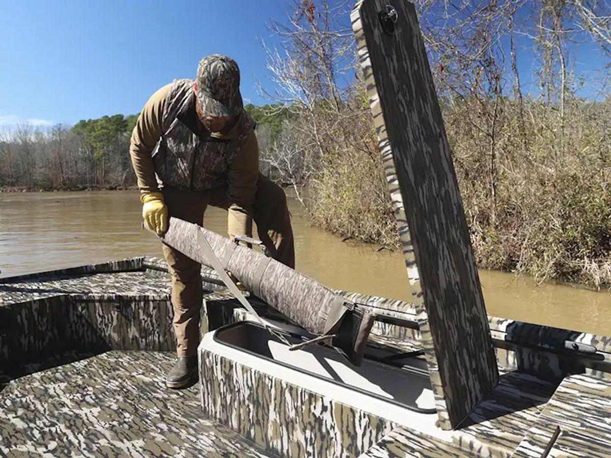 2025 Avid Boats 18 Commander Base