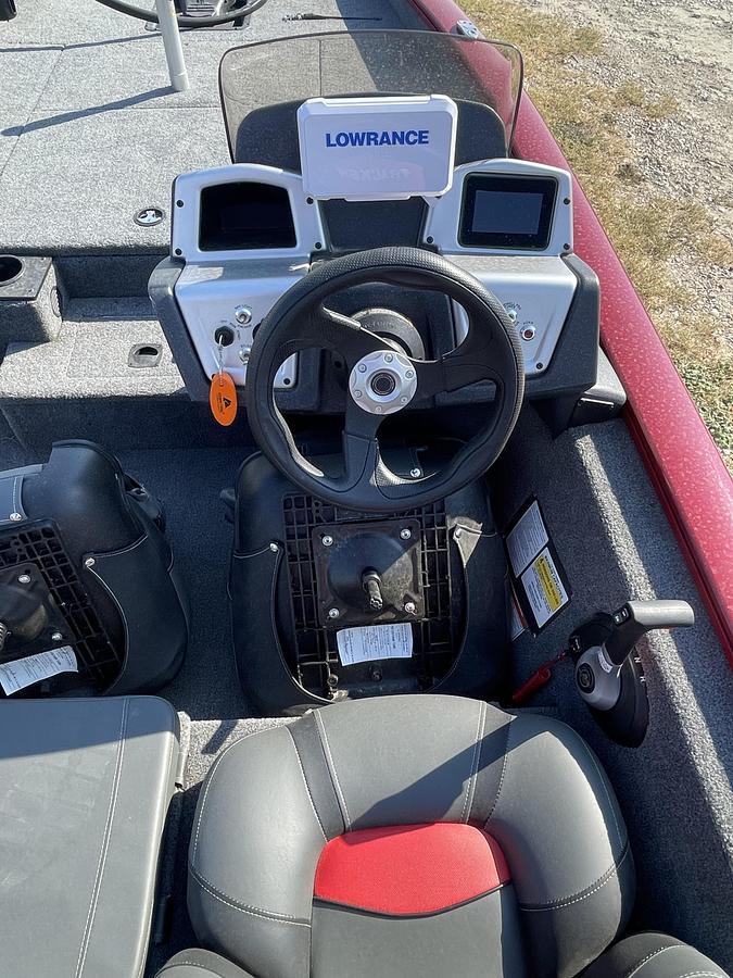 Used 2025 Bass Tracker Pro Team 175
