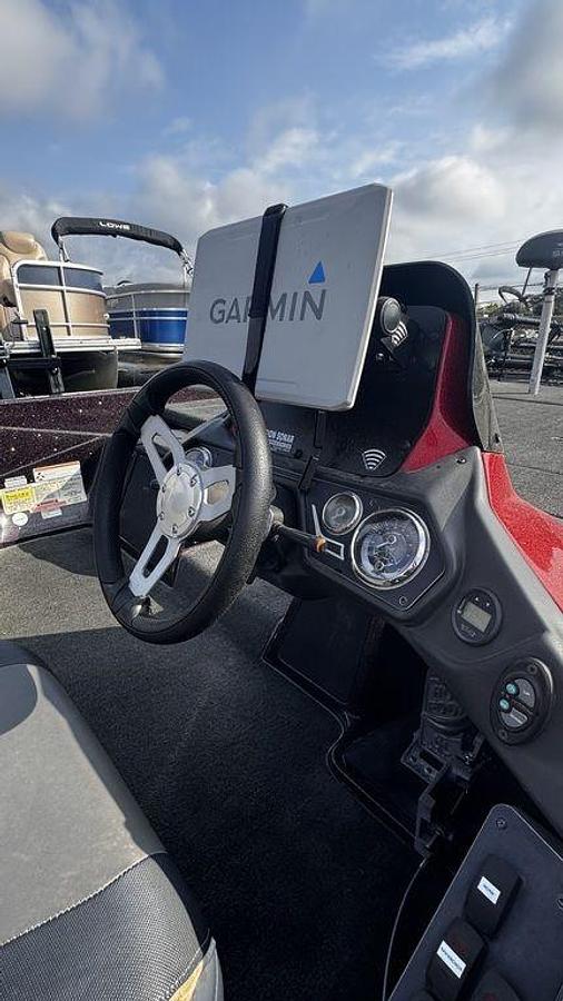 Used 2017 Skeeter ZX250