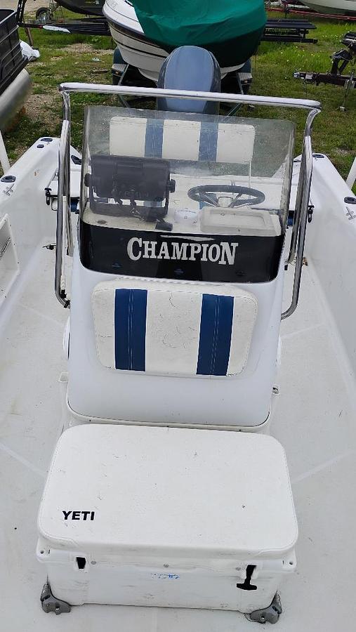 Used 2005 Champion 190 Bay
