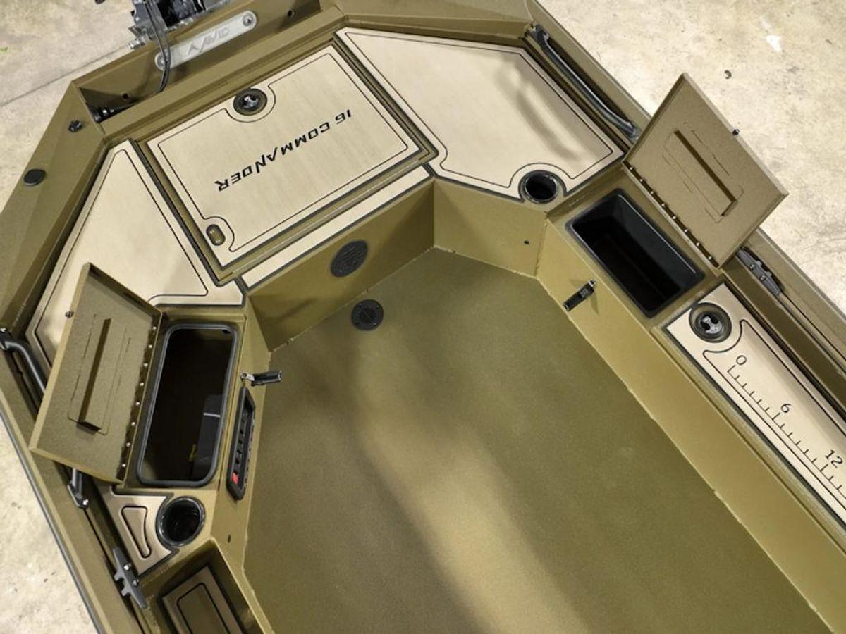 2025 Avid Boats 16 Commander Base