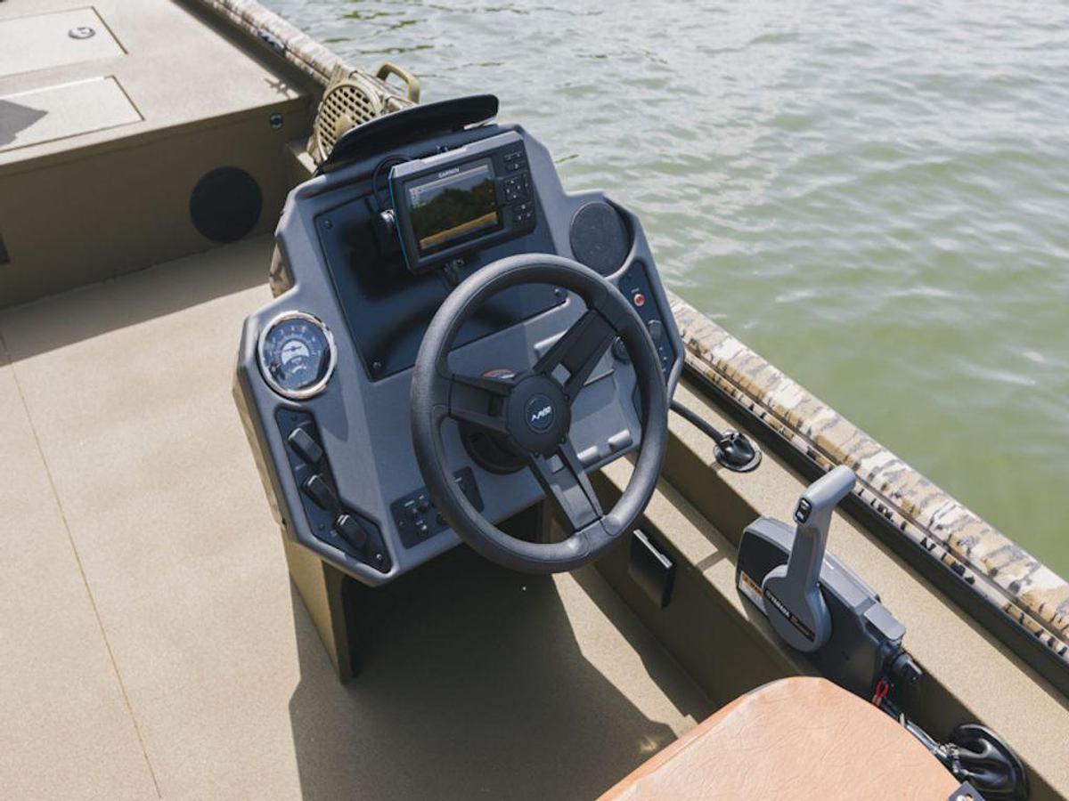 2025 Avid Boats 18 Rogue SC Base