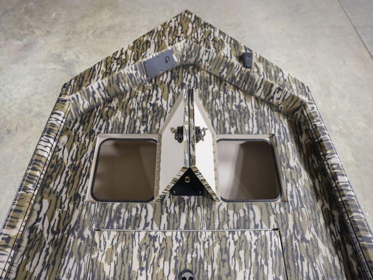 2025 Avid Boats 18 Commander Base