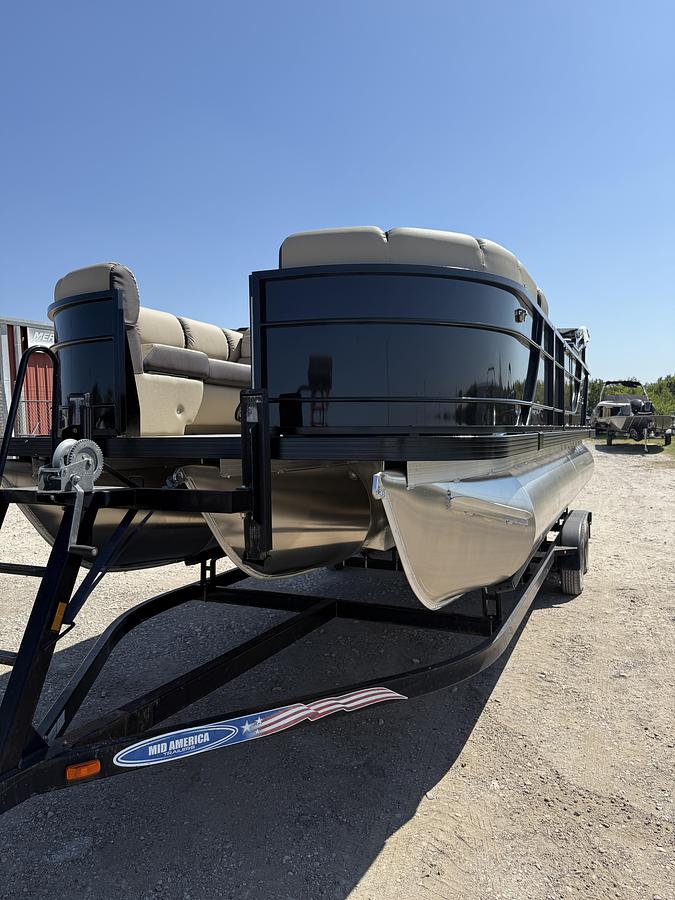 2027 VERANDA VR22RCP