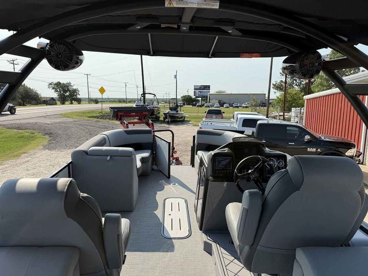 2026 Veranda VR22RC Tri-Toon