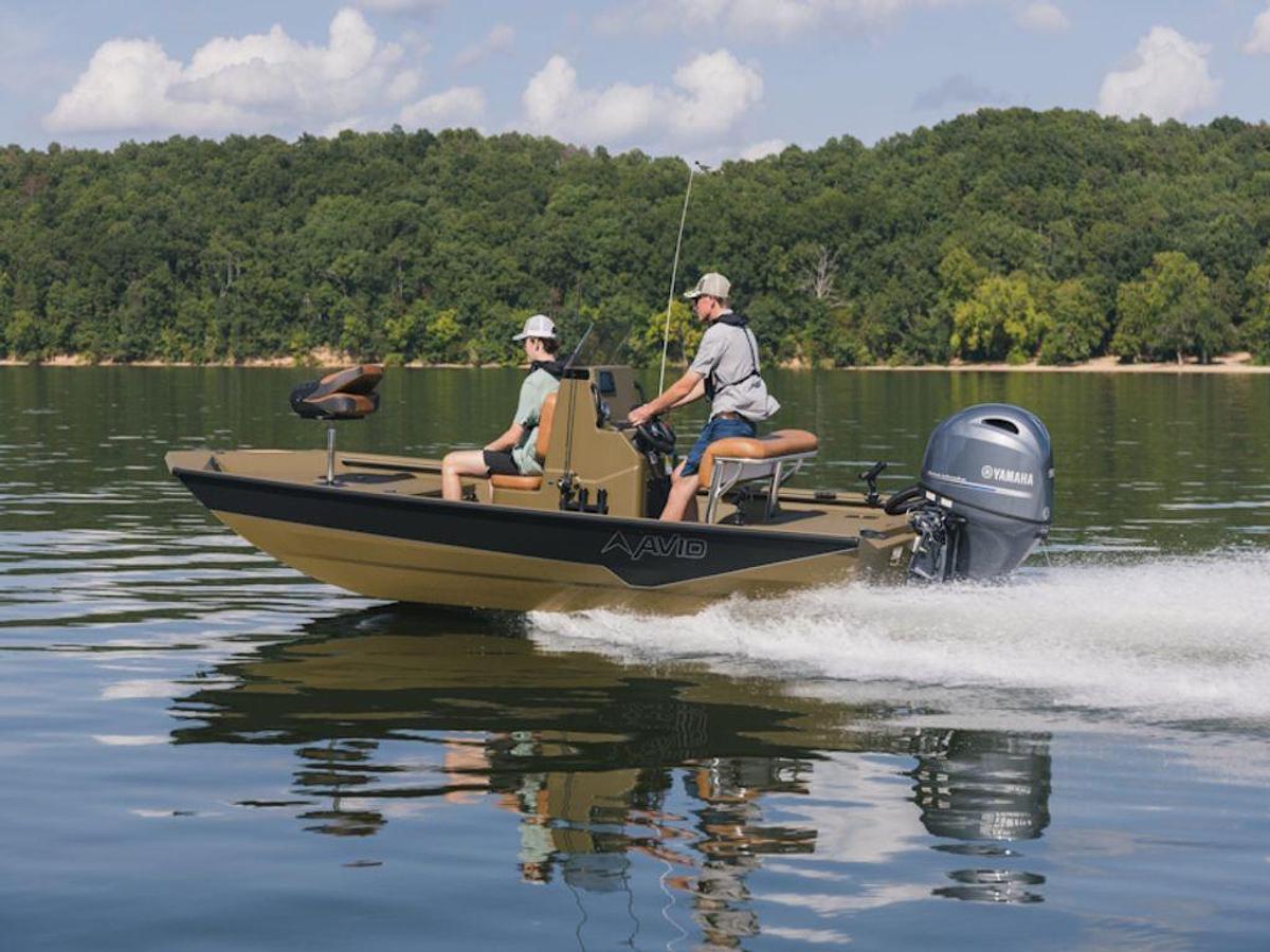 2025 Avid Boats 18 Rogue CC Base