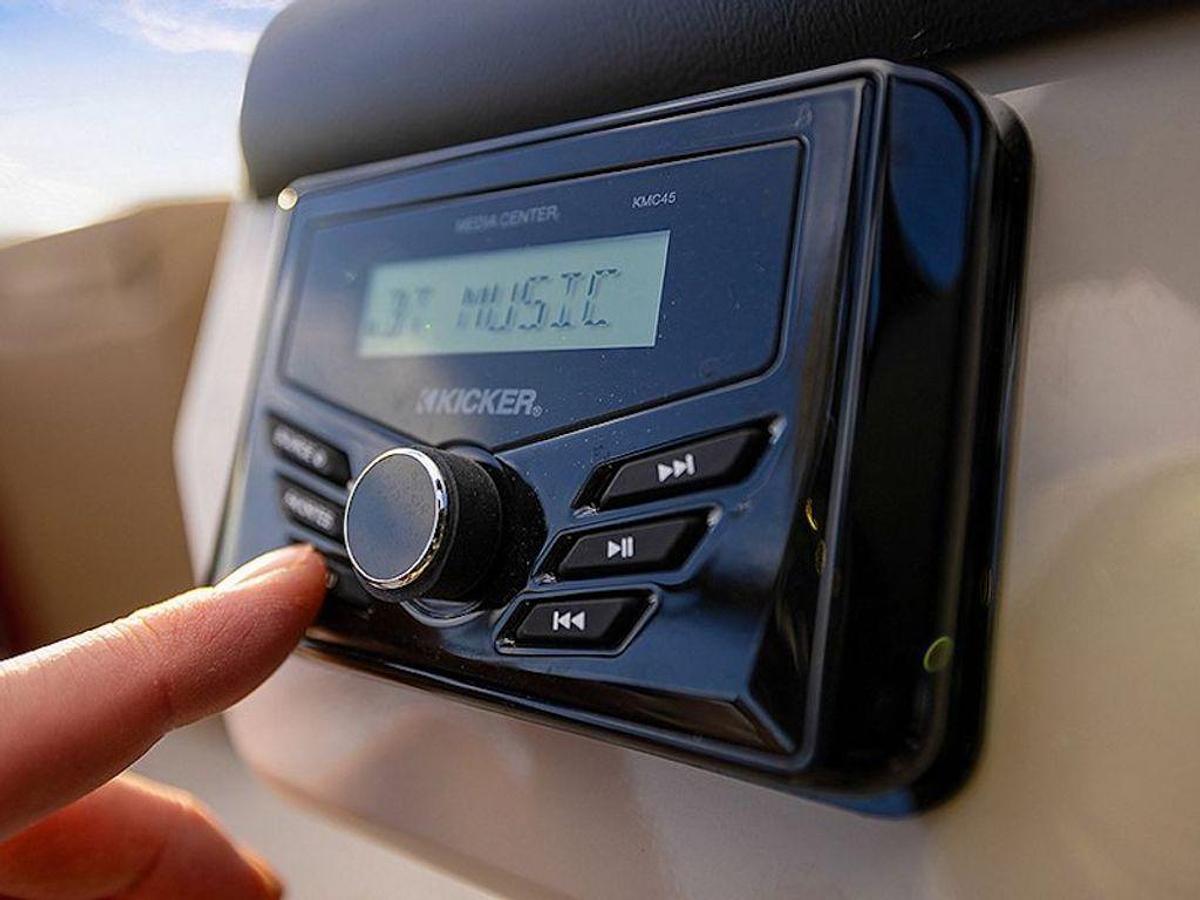 2026 Lowe Boats LS 210 Base