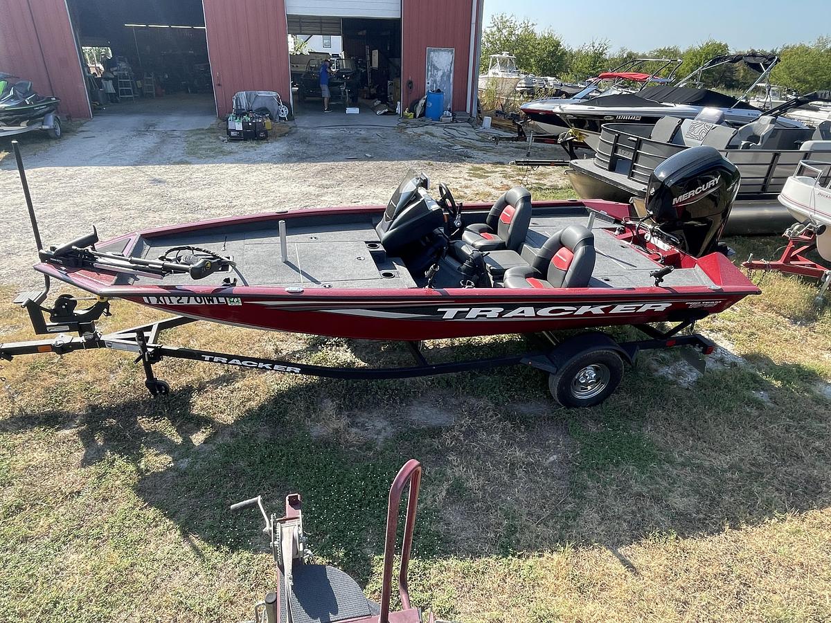 Used 2025 Bass Tracker Pro Team 175