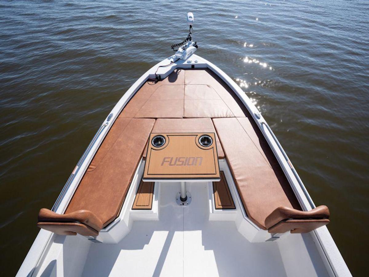 2025 Avid Boats 23 Fusion Base