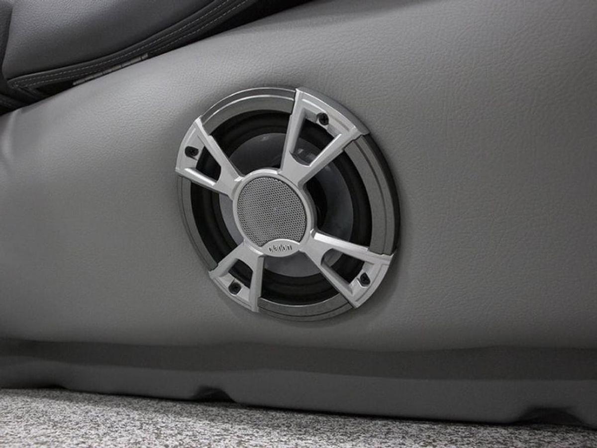 2025 Veranda VR22RC Tri-Toon