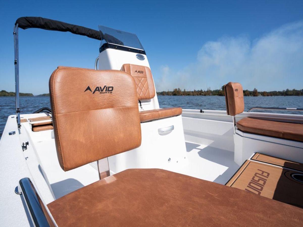 2025 Avid Boats 23 Fusion Base