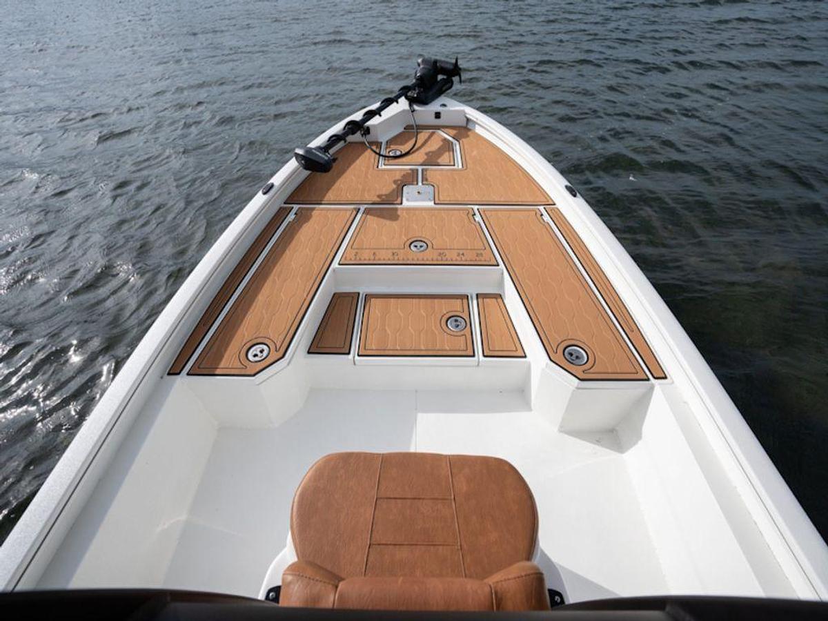 2025 Avid Boats 23 Mag Base