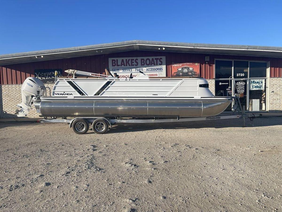 2025 Veranda VX25RC Luxury Tri-Toon